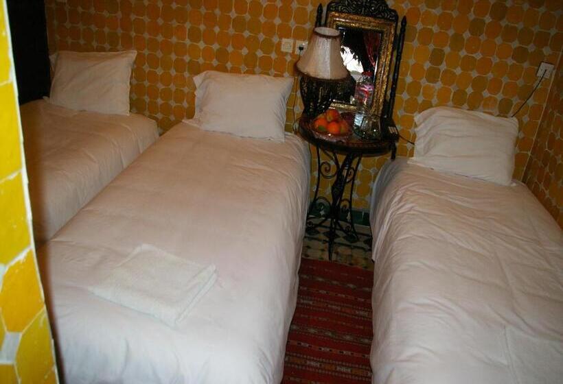 Standard Triple Room, Riad Omar