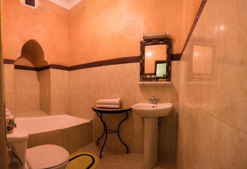 سوییت, Riad Omar