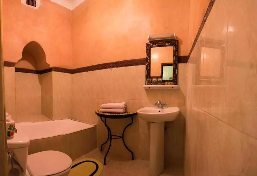 سوییت, Riad Omar