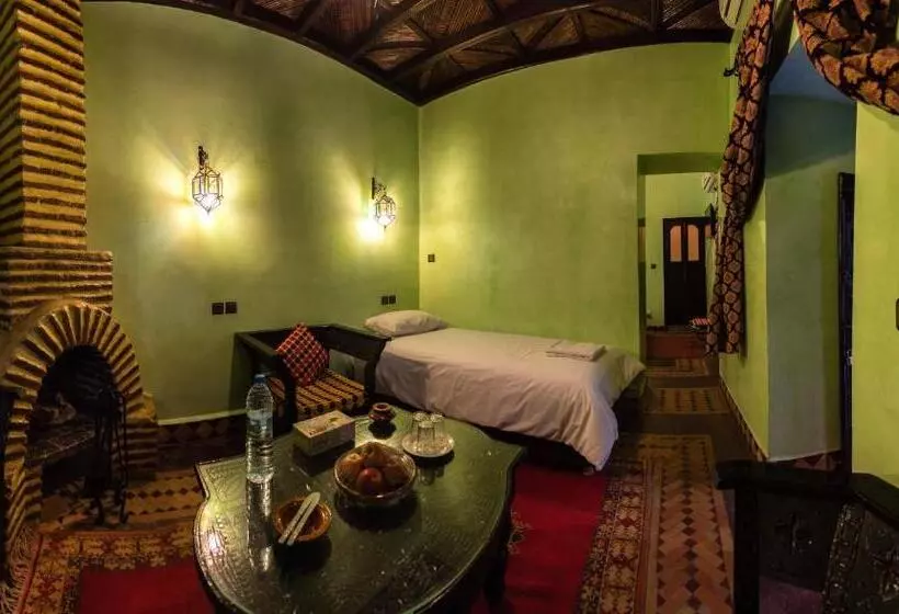 استودیوی استاندارد, Riad Omar