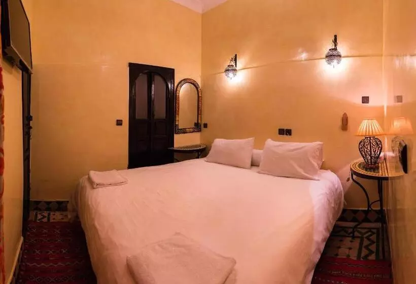 استودیوی استاندارد, Riad Omar
