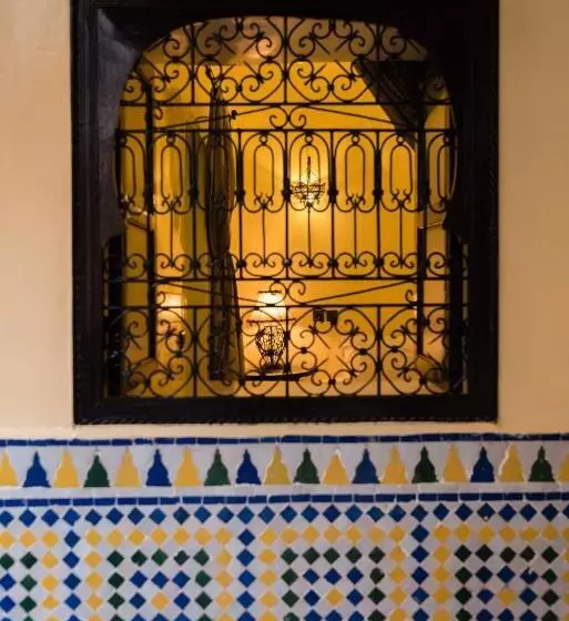 اتاق استاندارد یک نفره, Riad Omar