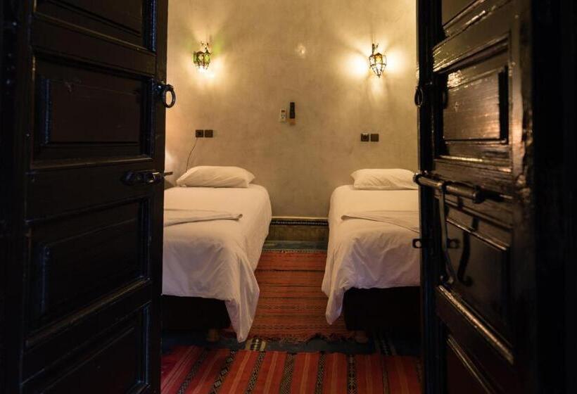 اتاق استاندارد یک نفره, Riad Omar