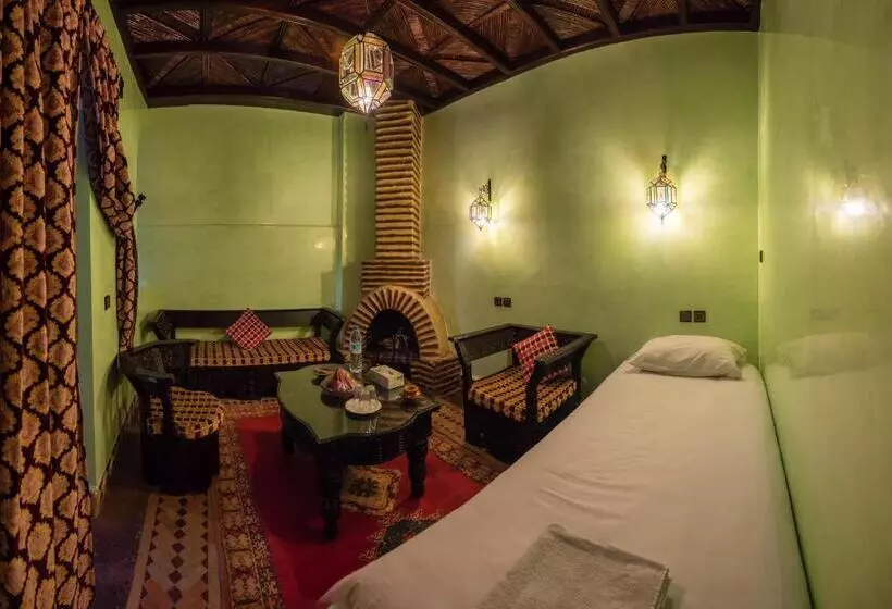 سوییت خانوادگی, Riad Omar