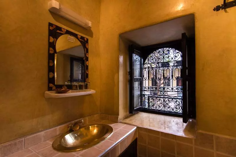 اتاق استاندارد یک نفره, Riad Omar