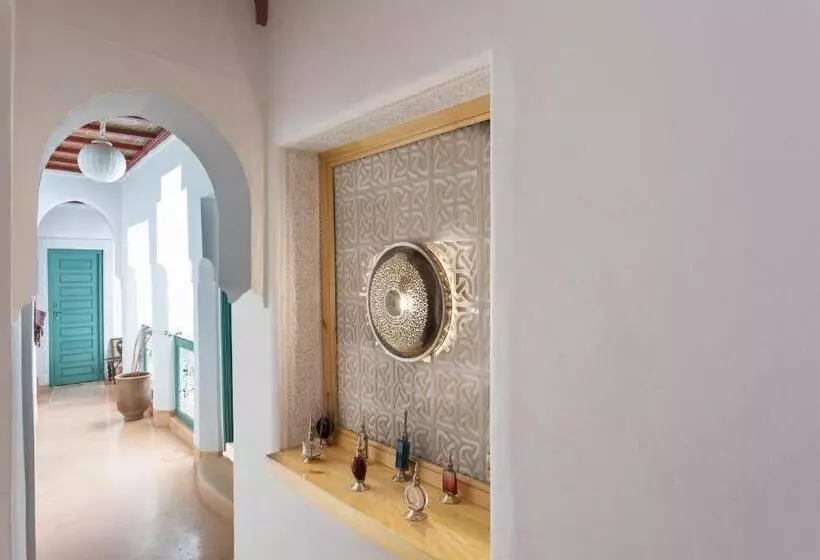 سوئیت جونیور خانوادگی, Riad Swaka