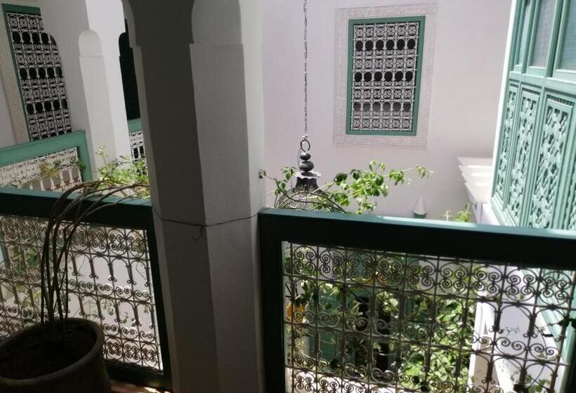 سوئیت جونیور خانوادگی, Riad Swaka