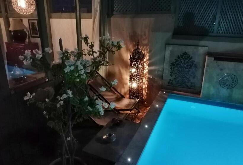 سوئیت جونیور خانوادگی, Riad Swaka