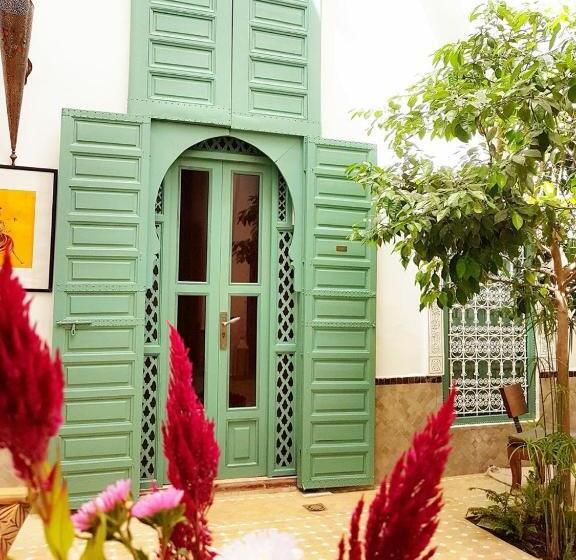 سوییت جونیور, Riad Swaka