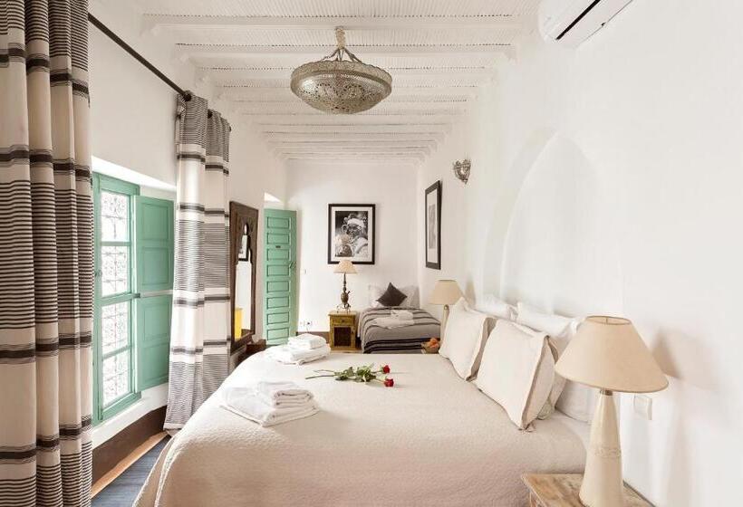 سوییت جونیور, Riad Swaka