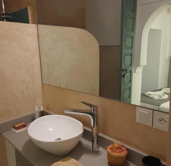 سوییت جونیور, Riad Swaka