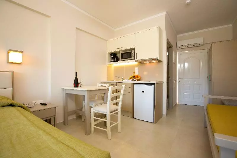 スーペリアスタジオ, Trefon Hotel Apartments And Family Suites