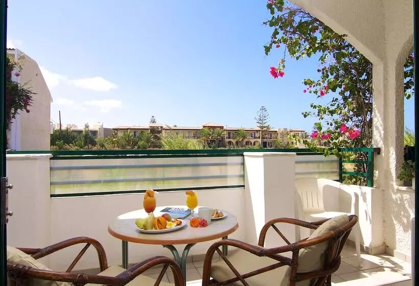 スタンダードスタジオ, Trefon Hotel Apartments And Family Suites