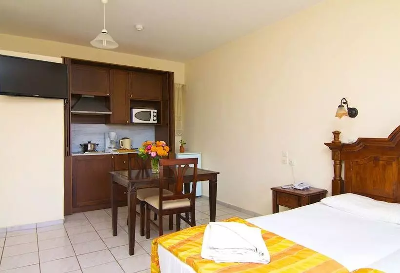 スタンダードスタジオ, Trefon Hotel Apartments And Family Suites