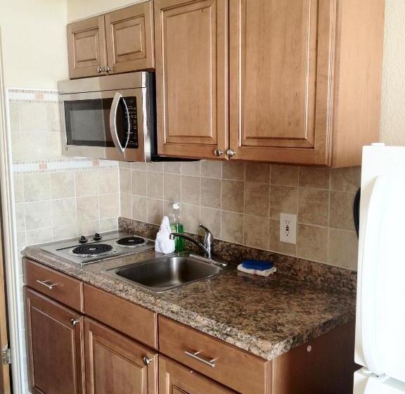 패밀리 스위트, Casa Del Sol Motel