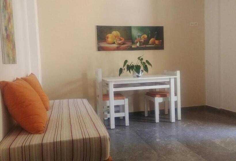 דירת חדר, Frida Village