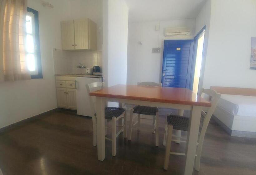 דירת חדר, Frida Village