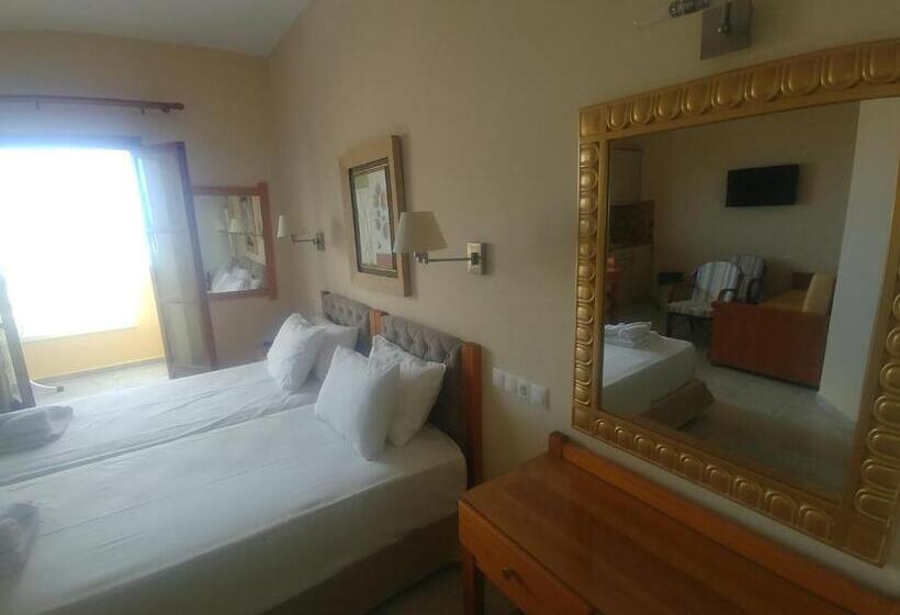 סטודיו סופריור, Frida Village