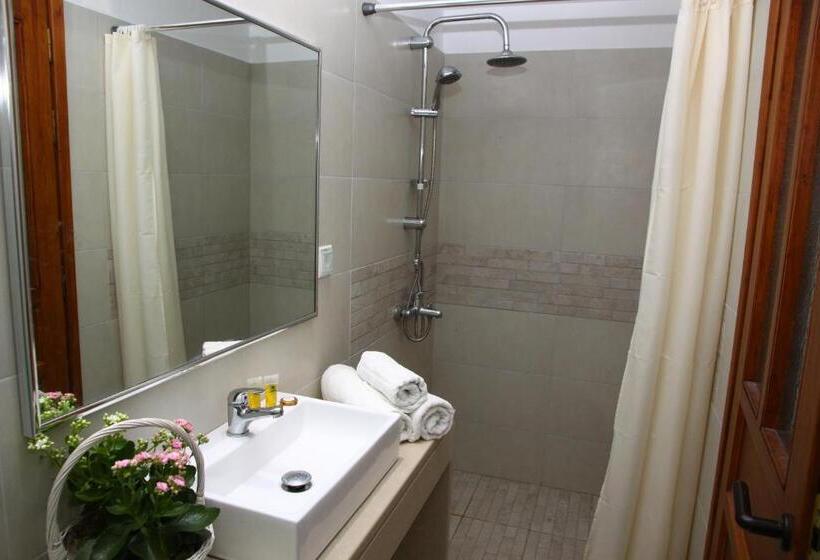 סטודיו סופריור, Frida Village