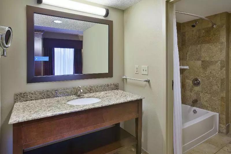 キングサイドベッドのスタンダードワンルーム, Hampton Inn Brockport, Ny
