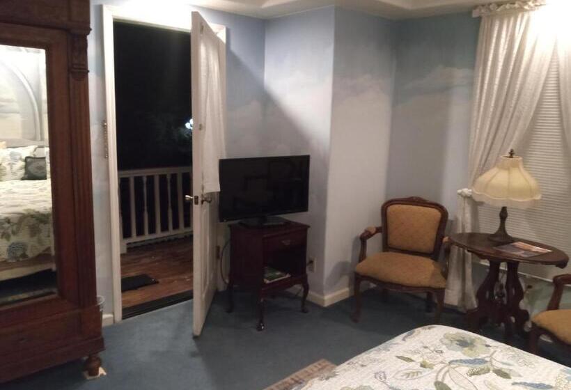 스탠다드 룸 킹사이즈 침대, All Seasons Groveland Inn