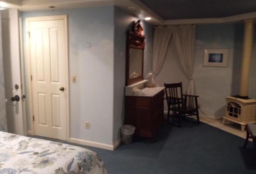 스탠다드 룸 킹사이즈 침대, All Seasons Groveland Inn