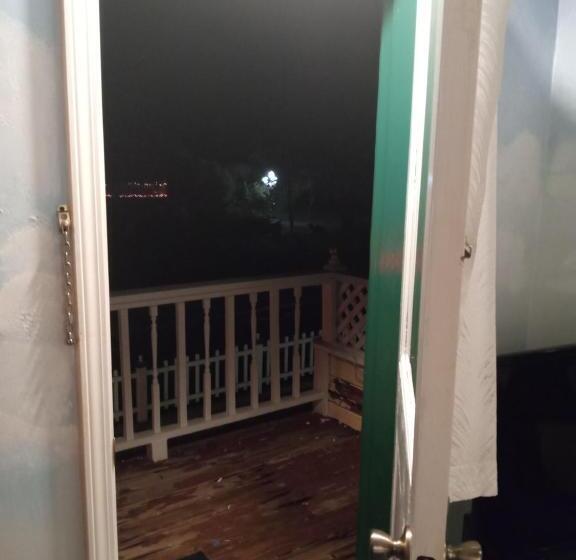 스탠다드 룸 킹사이즈 침대, All Seasons Groveland Inn