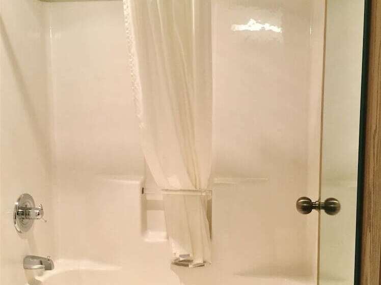 Номер Стандарт 2 Двуспальные Кровати, Amerihost Inn & Suites Fulton