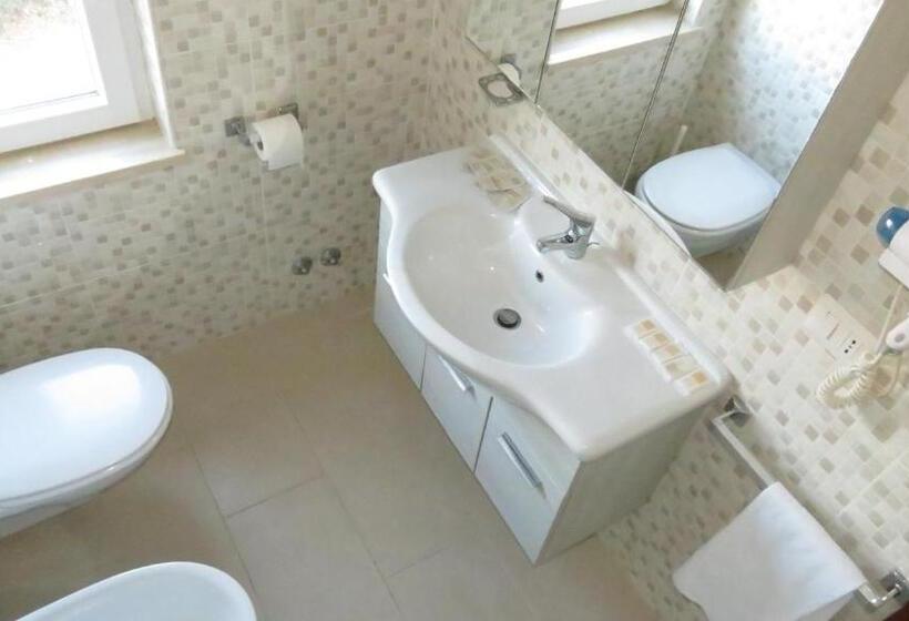 Номер Стандарт Трехместный, Chopin