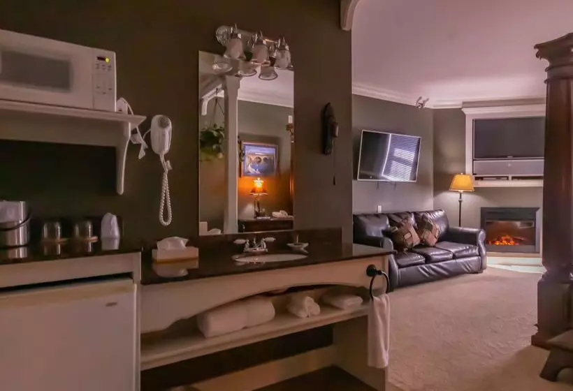 デラックススイート, Depot Inn & Suites