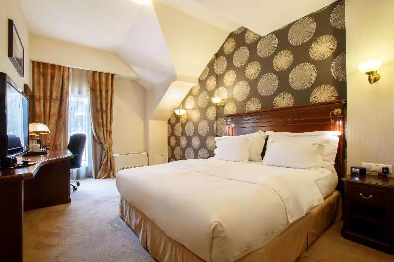 キングサイズベッドのスタンダードルーム, Doubletree By Hilton Hotel Sighisoara   Cavaler