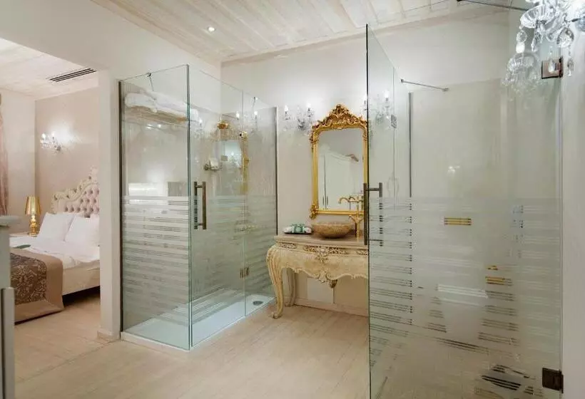 اتاق لوکس, Elegance East