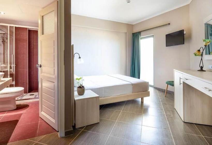 غرفة قياسية إطلالة جانبية علي البحر, Elena Beach