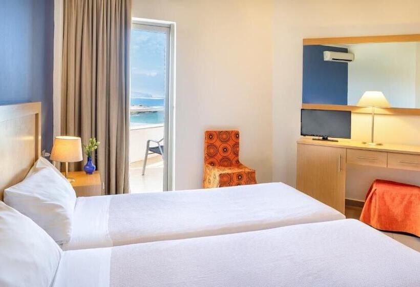 غرفة قياسية إطلالة جانبية علي البحر, Elena Beach