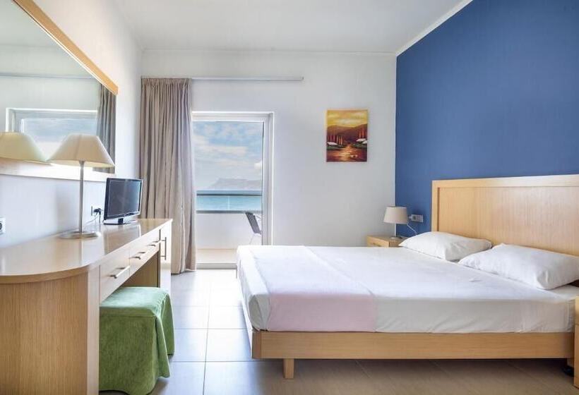 غرفة قياسية مطلّة علي البحر, Elena Beach