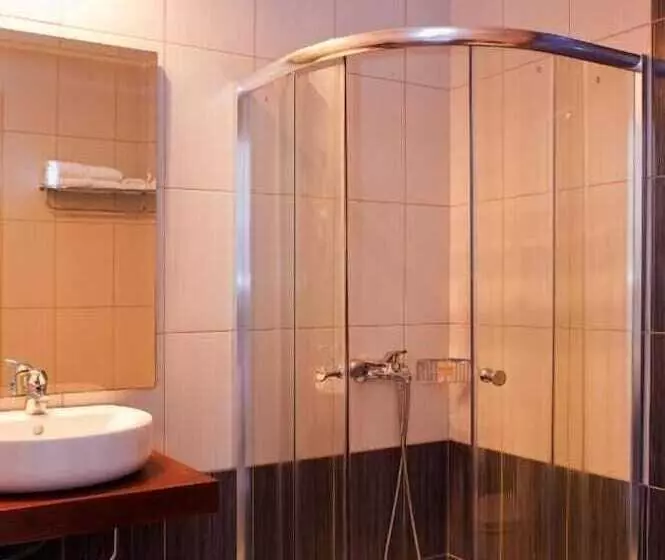 Economy Room