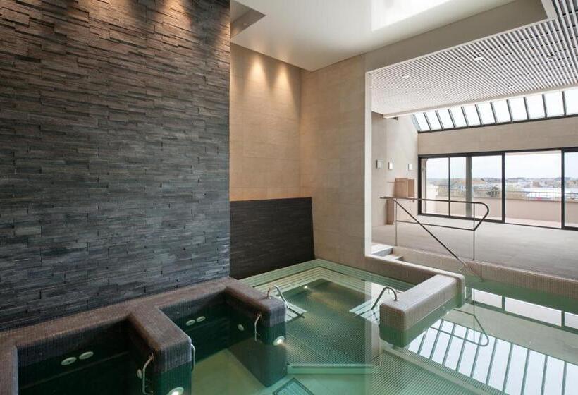 اتاق سوپریور با چشمانداز شهر, Le Nouveau Monde