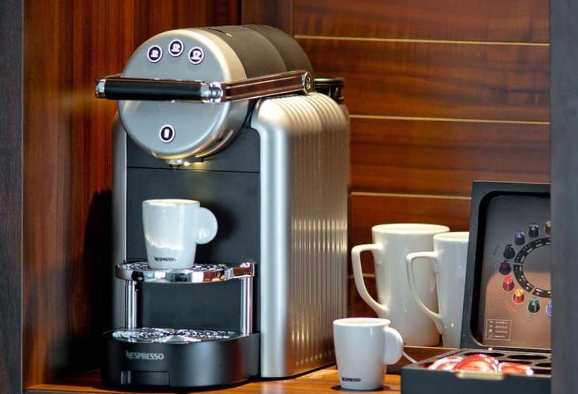 اتاق پرمیوم با چشمانداز دریا, Le Nouveau Monde