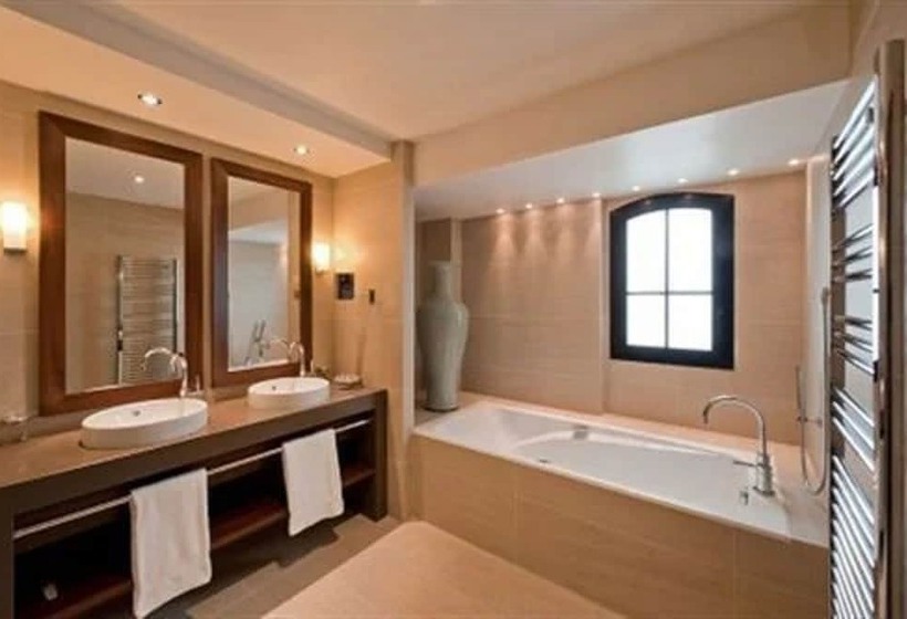 اتاق پرمیوم با چشمانداز دریا, Le Nouveau Monde