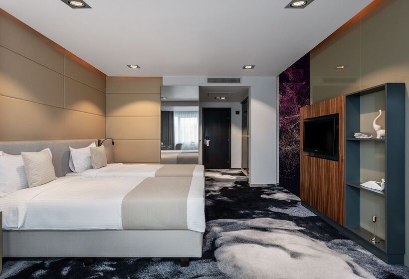 Quarto Estandar, River Park