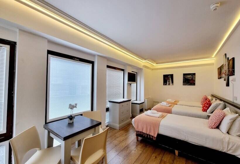 غرفة قياسية ثلاثية, London Stay Apartments
