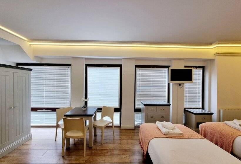 غرفة قياسية ثلاثية, London Stay Apartments