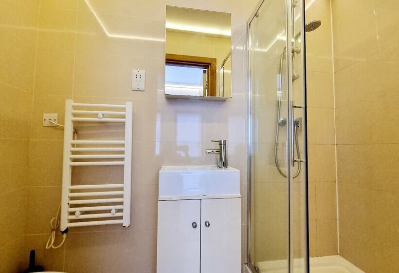 Номер Стандарт Трехместный, London Stay Apartments