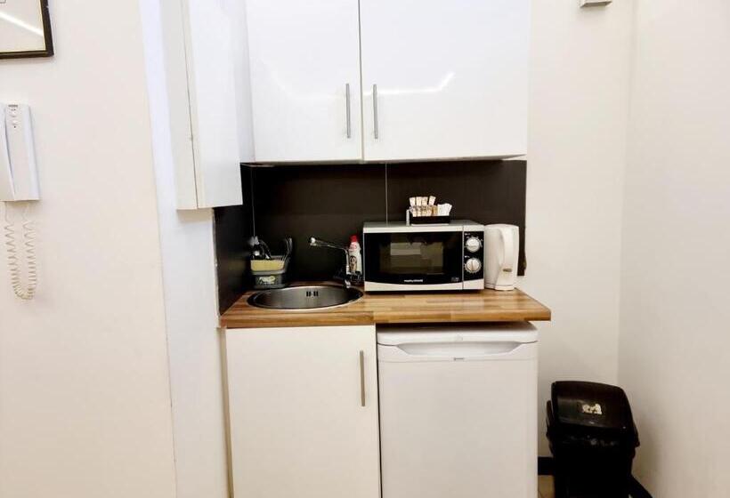 غرفة قياسية رباعية, London Stay Apartments