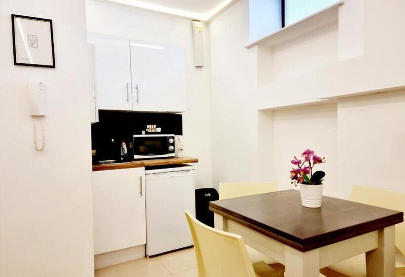 Четырехместный Номер Стандарт, London Stay Apartments