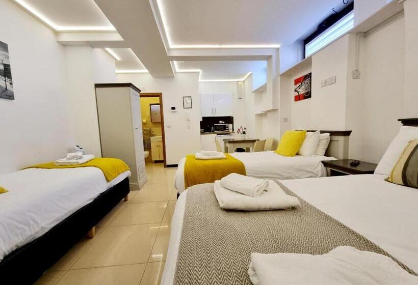 غرفة قياسية رباعية, London Stay Apartments