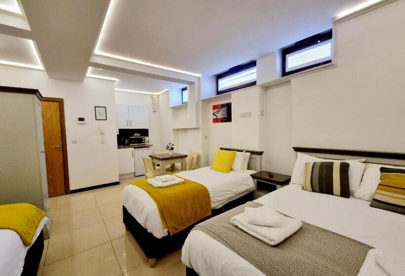 Четырехместный Номер Стандарт, London Stay Apartments