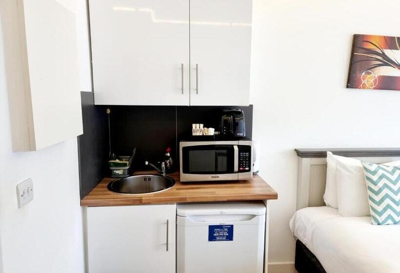 غرفة قياسية ثلاثية, London Stay Apartments