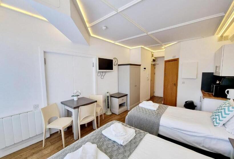غرفة قياسية ثلاثية, London Stay Apartments