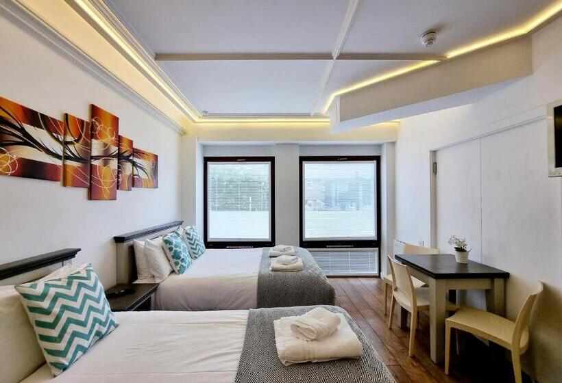 Номер Стандарт Трехместный, London Stay Apartments